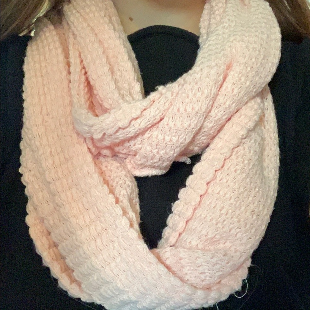 Two scarfs - Picture 3 of 3